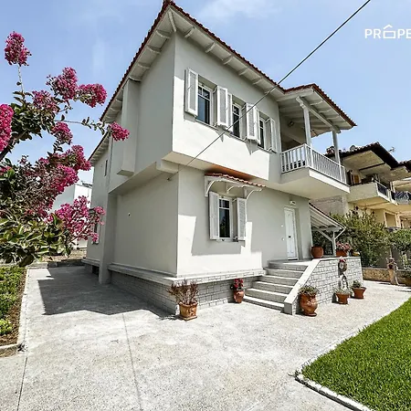 Villa τhe φ